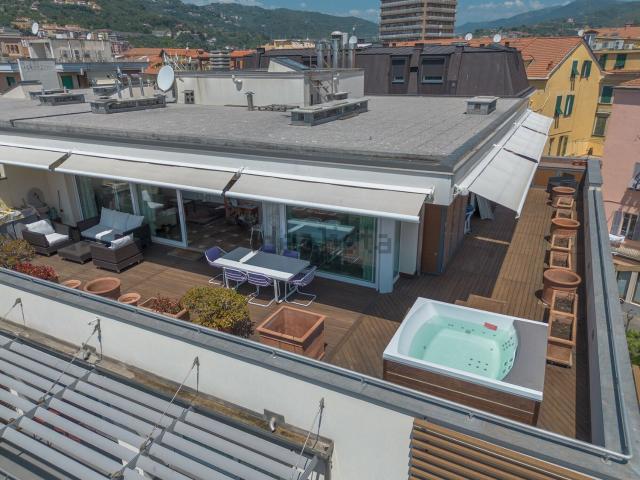 Appartamento in vendita di 123 m² in Piazza Monsignor Giuseppe Marello