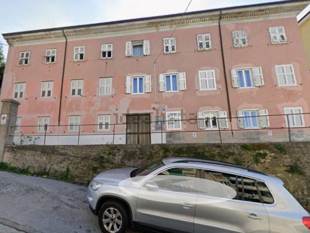 Appartamento in vendita di 124 m² in Via Commerciale