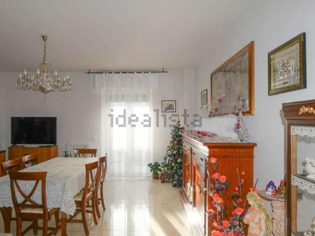Appartamento in vendita di 124 m² in Via Giulio Cesare