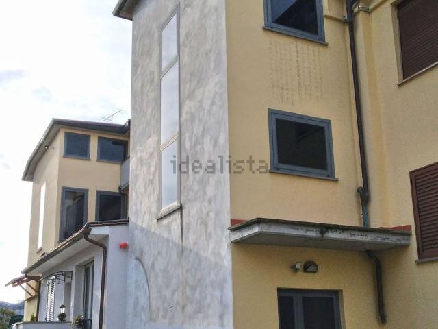 Appartamento in vendita di 124 m² in Via Giuseppe Chiarini