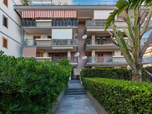 Appartamento in vendita di 124 m² in Via Giuseppe Leonardi, 24