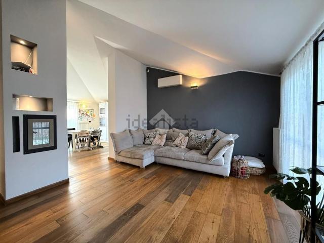 Appartamento in vendita di 124 m² in Via Dante Chiasserini, 30