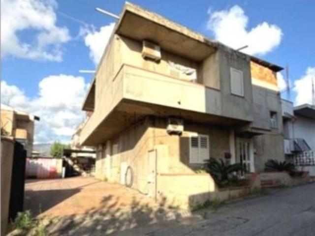 Appartamento in vendita di 124 m² in Via dei Pini, 19