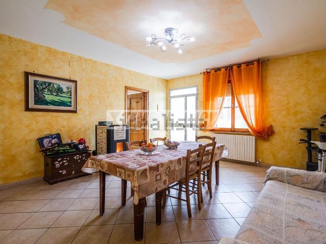 Appartamento in vendita di 124 m² in Via Ducale, 156