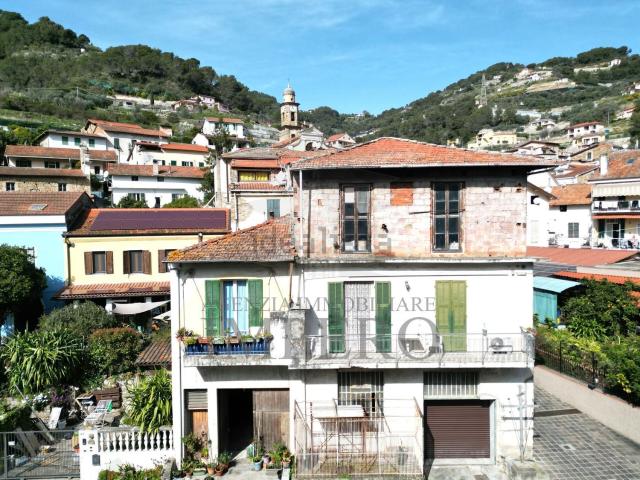 Appartamento in vendita di 124 m² in Via IV Novembre, 3