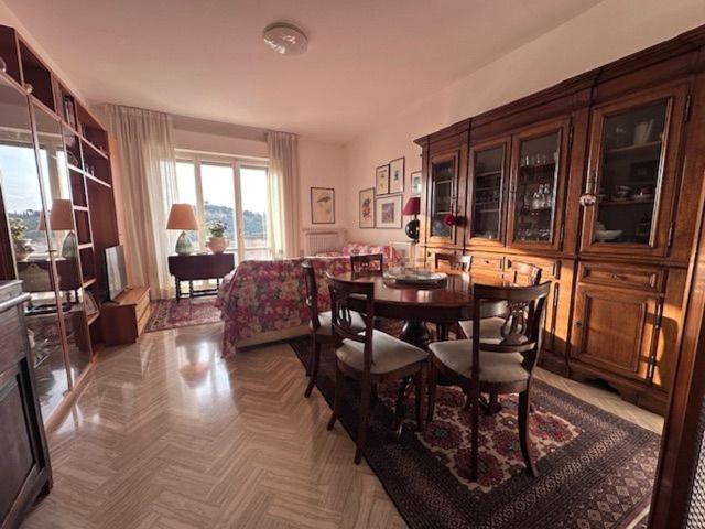 Appartamento in vendita di 124 m² in Via Jacopone da Todi