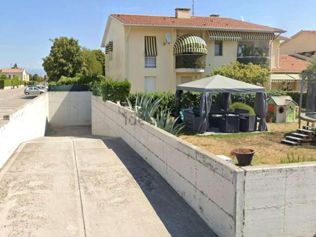 Appartamento in vendita di 124 m² in Via Lugo di Romagna, 9