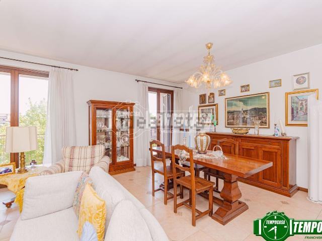 Appartamento in vendita di 124 m² in Via Maciachini