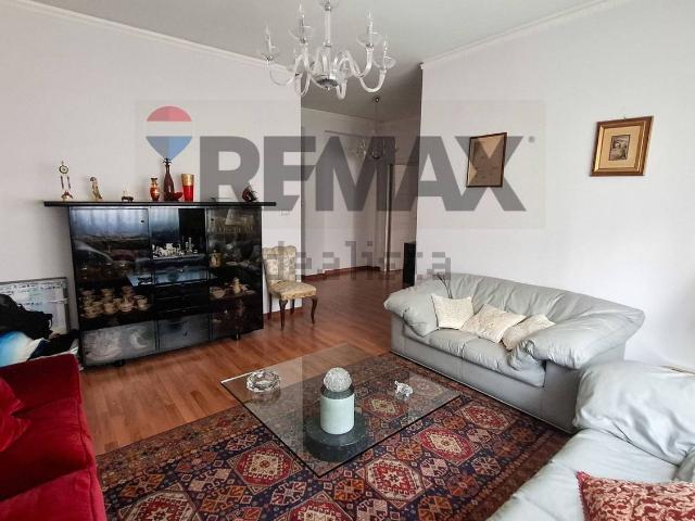 Appartamento in vendita di 124 m² in Via Michelangelo Buonarroti, 8