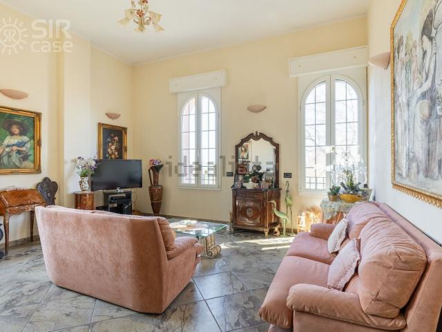 Appartamento in vendita di 124 m² in Via San Vitale Est, 2659