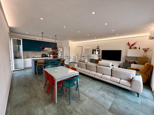 Appartamento in vendita di 124 m² in Via Renato Fucini