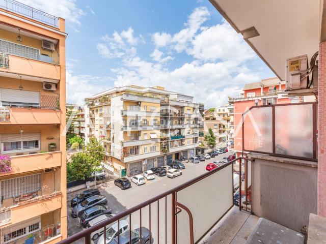 Appartamento in vendita di 124 m² in Via Val di Cogne, 22