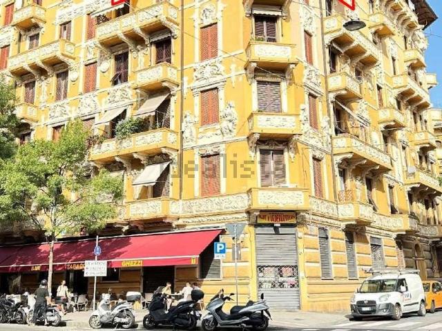 Appartamento in vendita di 124 m² in Corso Cavour, 400