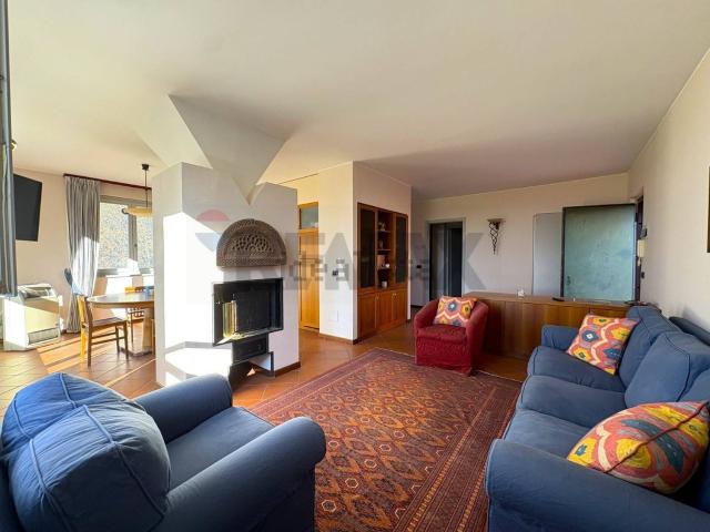 Appartamento in vendita di 124 m² in Località Villa Carolina, 32