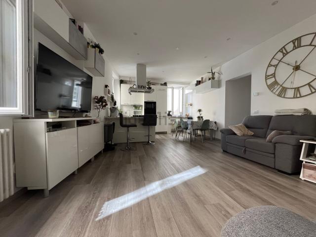 Appartamento in vendita di 124 m² in Piazza Guidiccioni