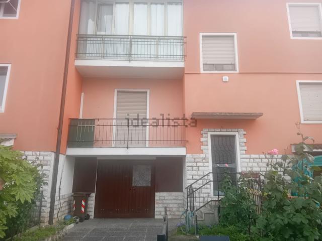 Appartamento in vendita di 125 m² in Traversa Diciottesima Villaggio Sereno, 91