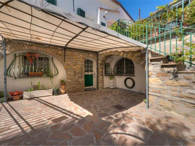 Appartamento in vendita di 125 m² in Via Costa, 21