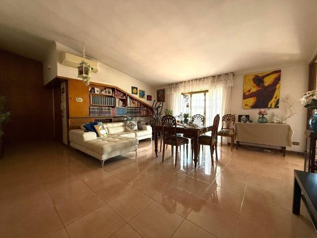 Appartamento in vendita di 125 m² in Via Calasetta, 61