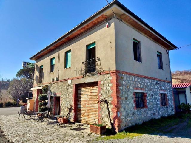 Appartamento in vendita di 125 m² in Via Cassia