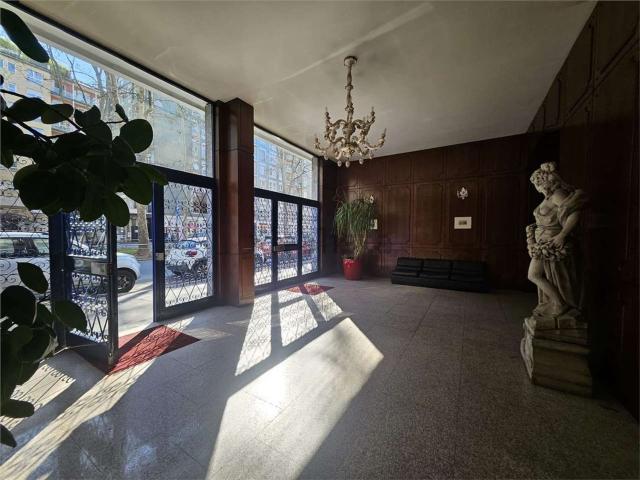 Appartamento in vendita di 125 m² in Via Cenisio, 50