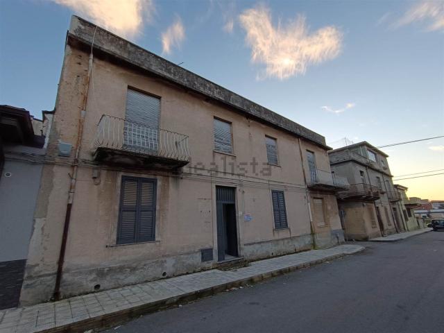 Appartamento in vendita di 125 m² in Via Cesare Battisti, 33