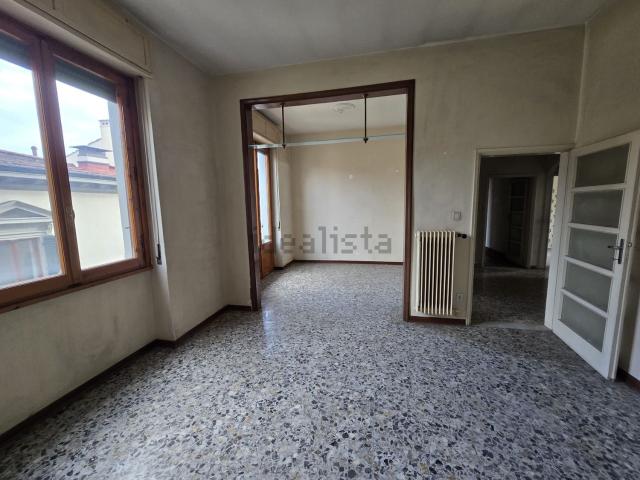 Appartamento in vendita di 125 m² in Via Cesare De Laugier