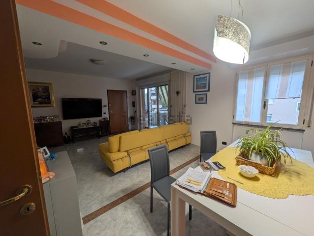 Appartamento in vendita di 125 m² in Via Cesare Zavattini