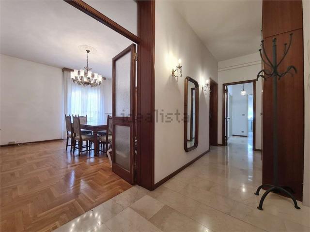 Appartamento in vendita di 125 m² in Via A. Casoli, 48