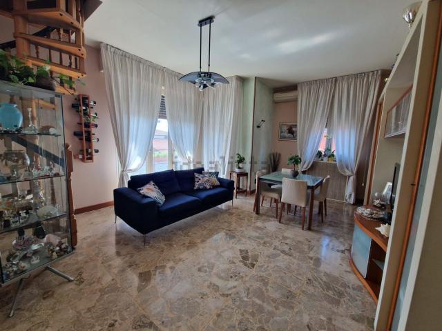 Appartamento in vendita di 125 m² in Via Achille Grandi