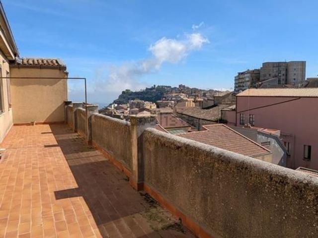 Appartamento in vendita di 125 m² in Via Alessandro Manzoni