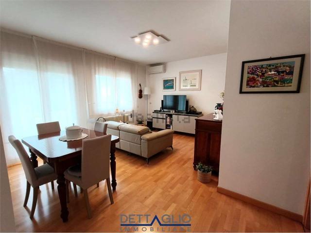 Appartamento in vendita di 125 m² in Via Alighieri Dante