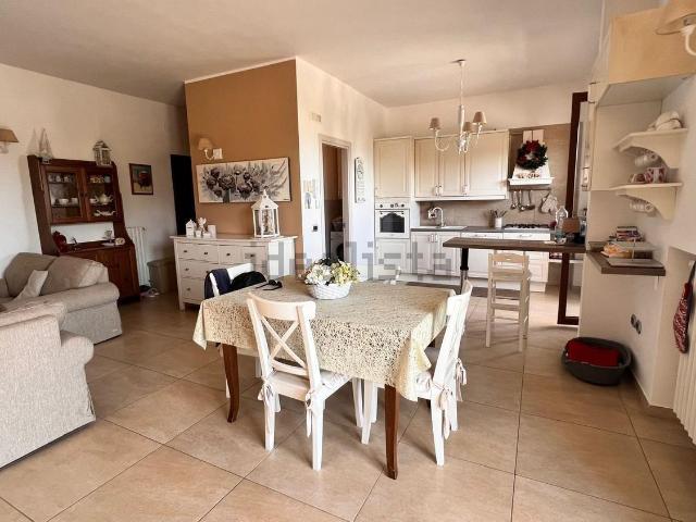 Appartamento in vendita di 125 m² in Via Avvocato Vittorio Malcangi, 348