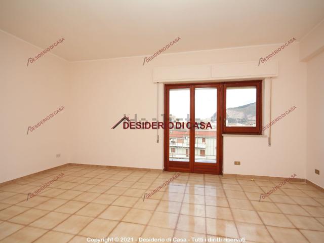 Appartamento in vendita di 125 m² in Via Bernardo Mattarella, 89