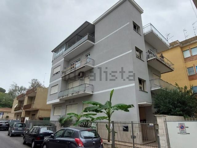 Appartamento in vendita di 125 m² in Via G. Leopardi, 17