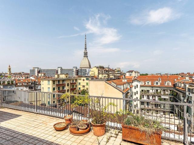 Appartamento in vendita di 125 m² in Via Giulia di Barolo