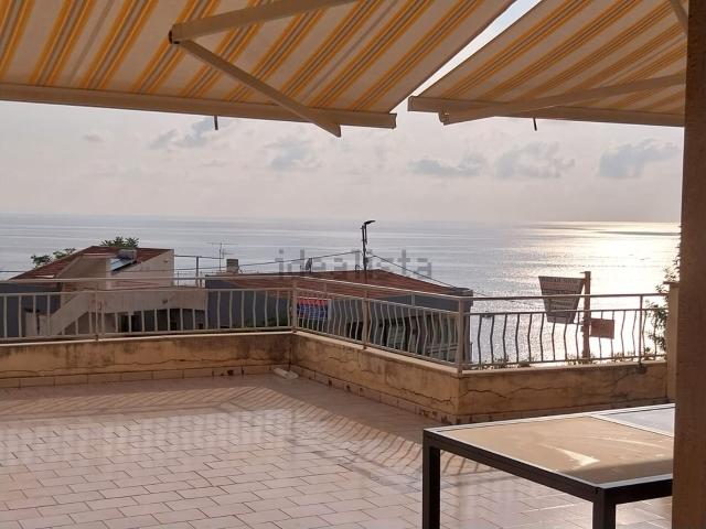 Appartamento in vendita di 125 m² in Via Giuseppe Fiorillo, 41