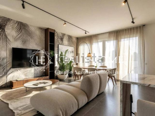 Appartamento in vendita di 125 m² in Via Giacomo Radini Tedeschi, 8