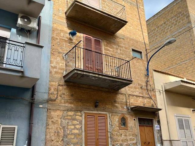 Appartamento in vendita di 125 m² in Via Giosuè Carducci, 12