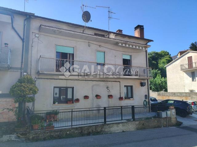 Appartamento in vendita di 125 m² in Via Guzzolino, 8