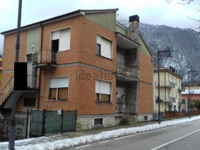 Appartamento in vendita di 125 m² in Via D. Alighieri