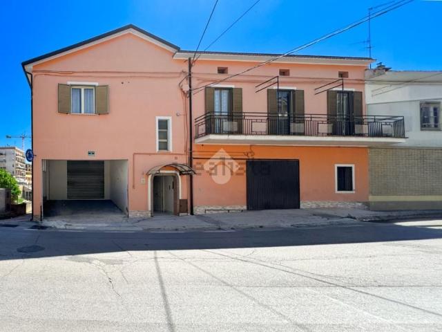 Appartamento in vendita di 125 m² in Via Dante Alighieri, 5