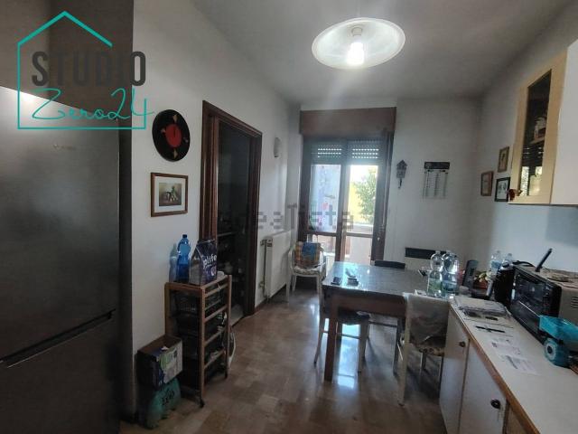 Appartamento in vendita di 125 m² in Via dei Glicini, 71