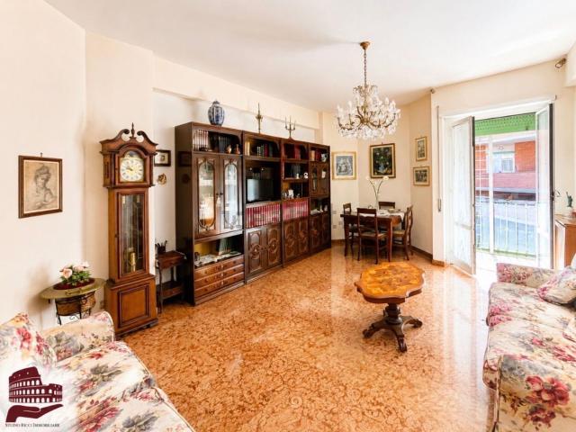 Appartamento in vendita di 125 m² in Via dell&apos Accademia del Cimento, 103
