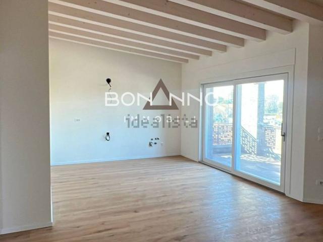 Appartamento in vendita di 125 m² in Via della Libertá, 1