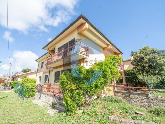 Appartamento in vendita di 125 m² in Via della Pedica