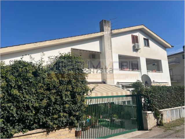 Appartamento in vendita di 125 m² in Via di Penna Calda, 5