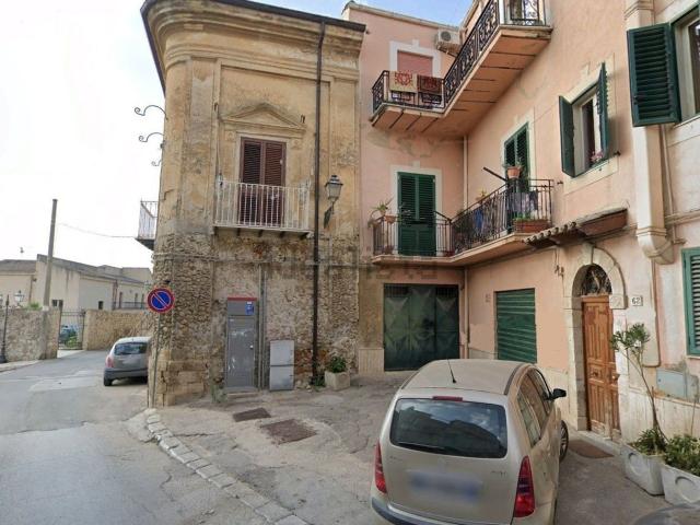 Appartamento in vendita di 125 m² in Via Duca degli Abruzzi