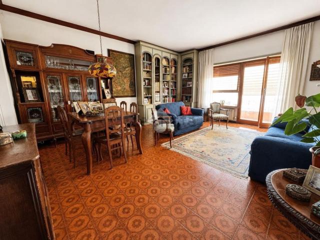 Appartamento in vendita di 125 m² in Via Federico Paolini, 189