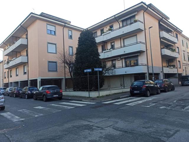 Appartamento in vendita di 125 m² in Via Francesco Borgogna, 11