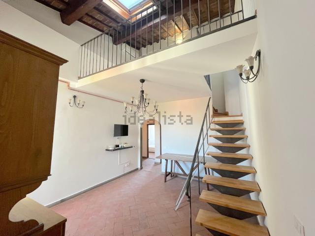 Appartamento in vendita di 125 m² in Via Francesco Caracciolo